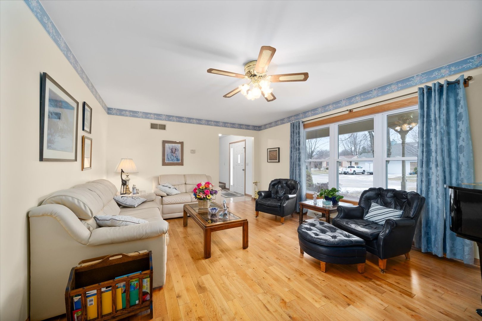 934 Karen Road Sandwich, IL 60548 - Photo 4 of 26 Gallery Image 4