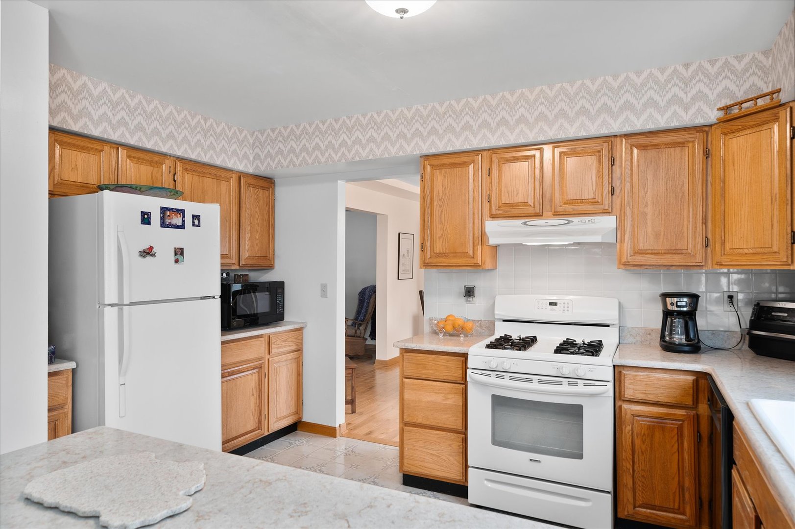 934 Karen Road Sandwich, IL 60548 - Photo 8 of 26 Gallery Image 8