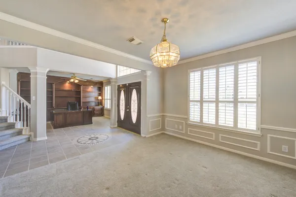 a view of livingroom with furniture