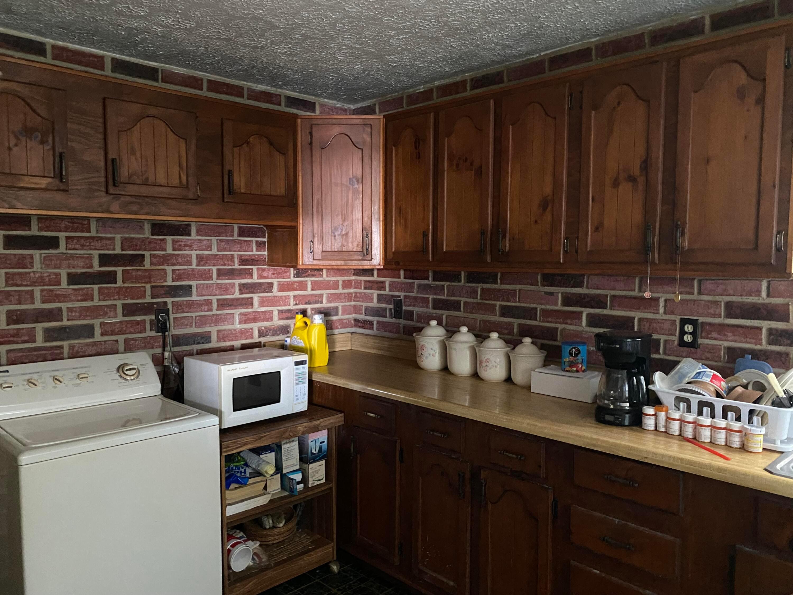 1233 Evergreen Road Columbus, OH 43207 - Photo 12 of 18 Kitchen