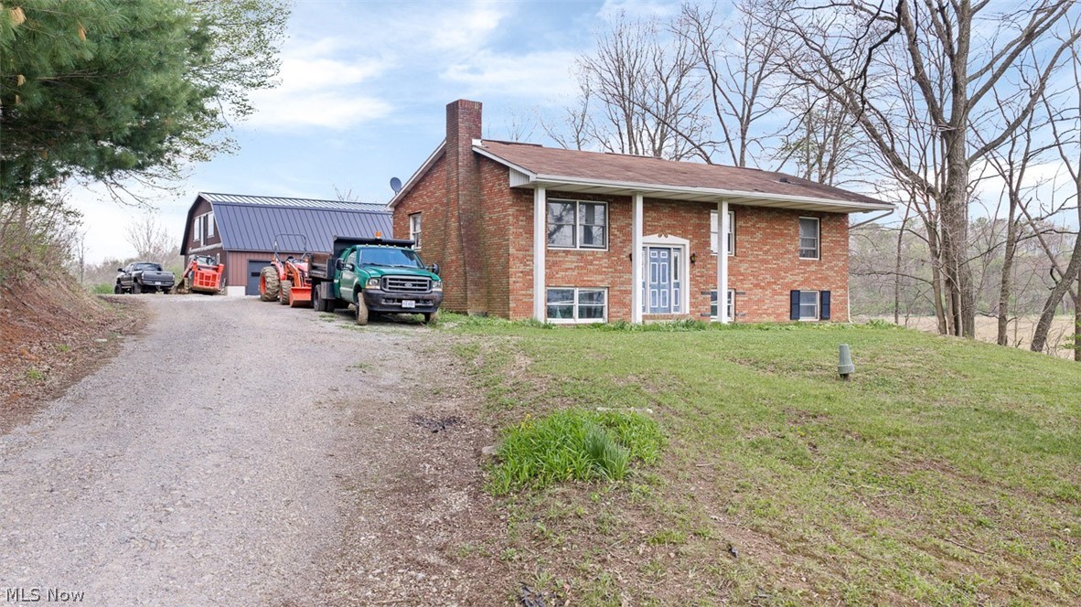 659 Township Road Dundee, OH 44624 - Photo 3 of 41