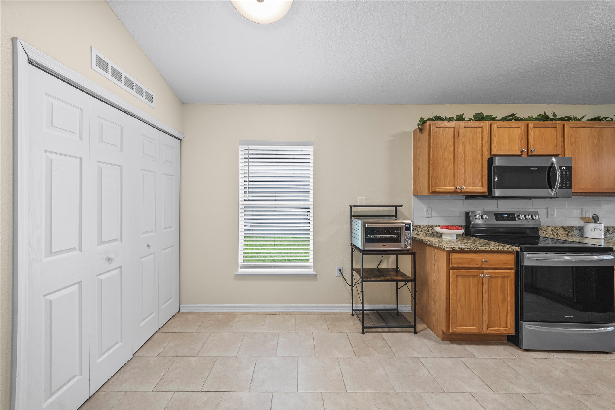 76170 Longleaf Loop Yulee, FL 32097 - Photo 11 of 32 Gallery Image 11