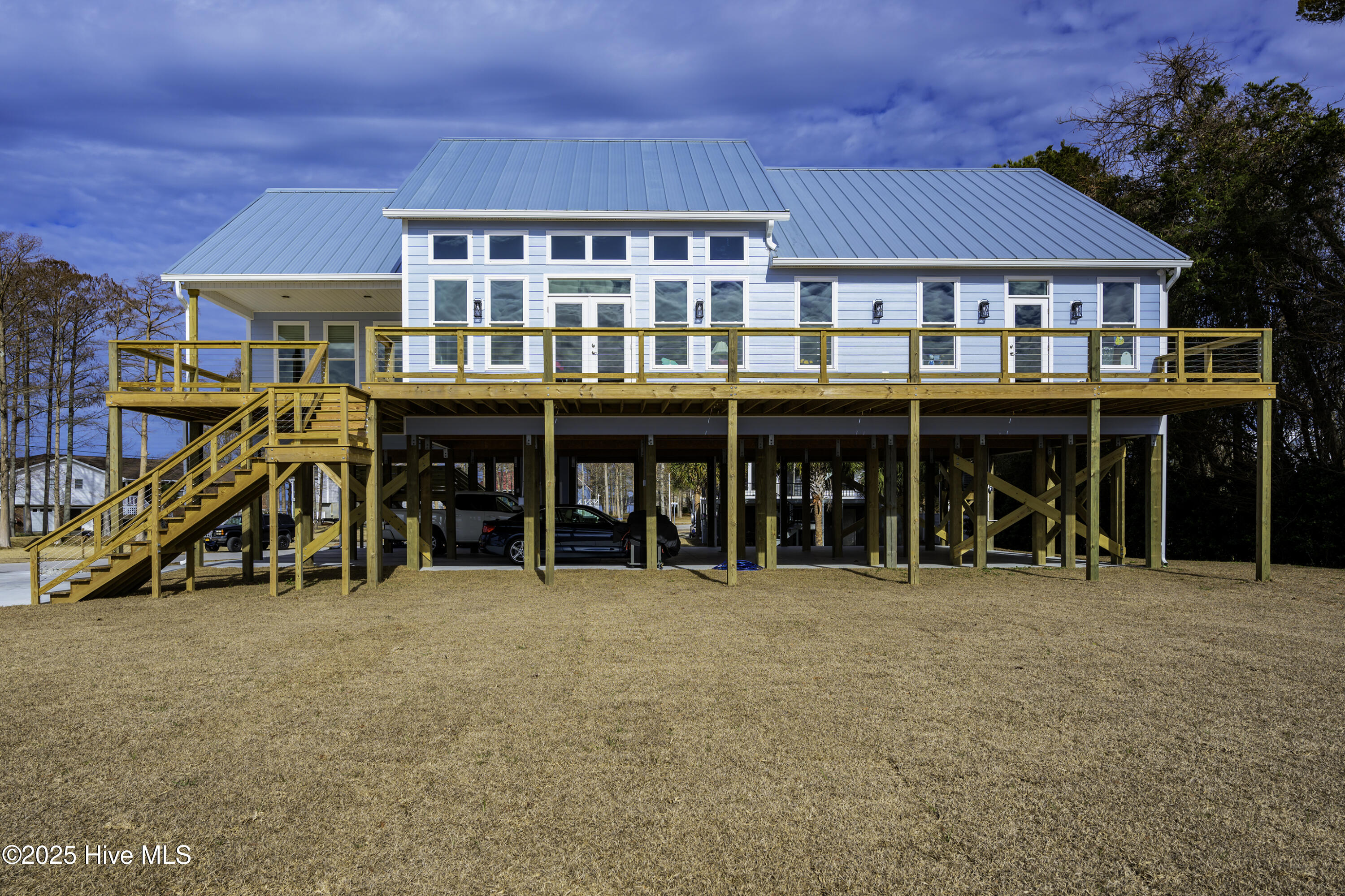 Photo of Similar Construction