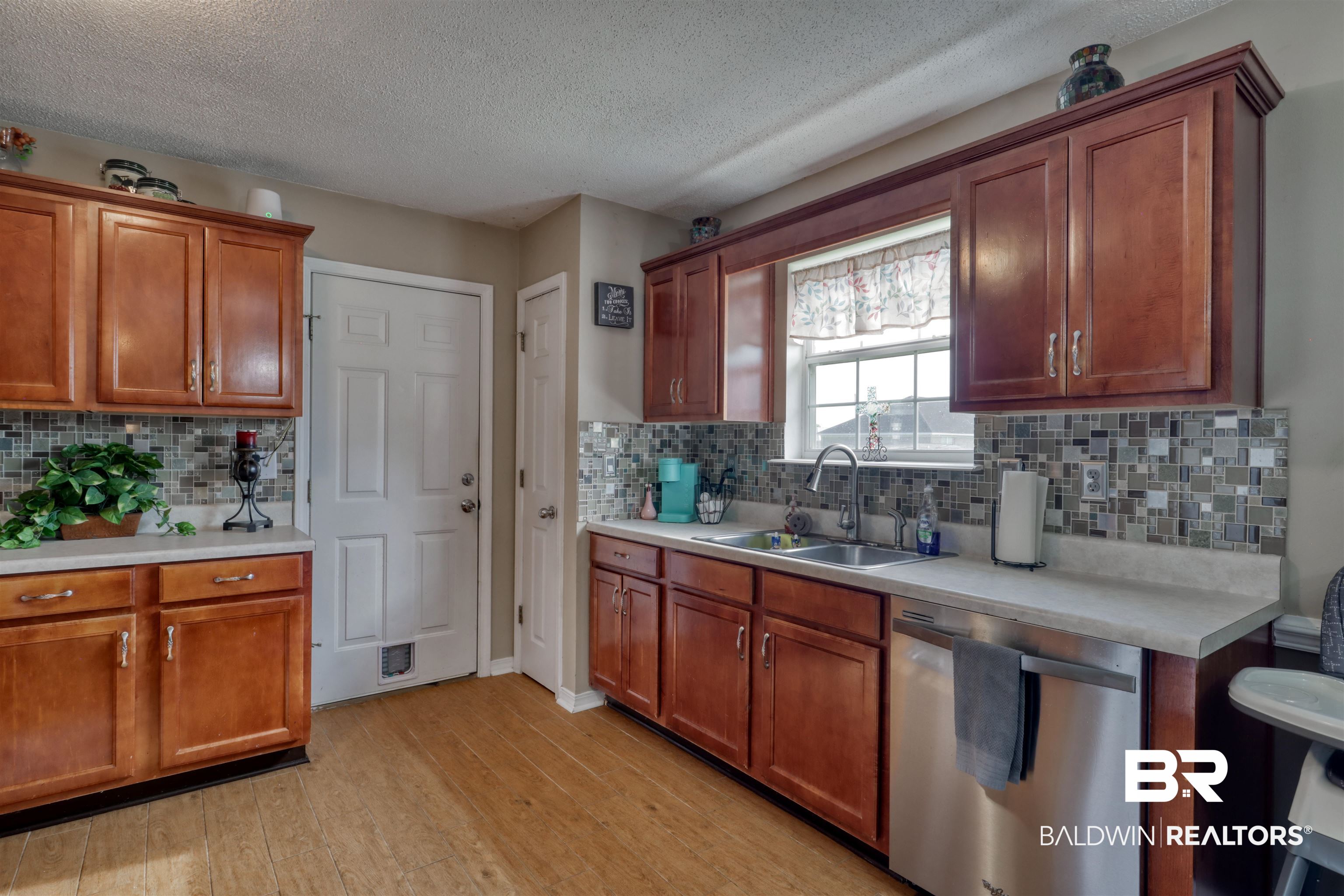 8833 Sherman Road Foley, AL 36535 - Photo 17 of 26 Kitchen