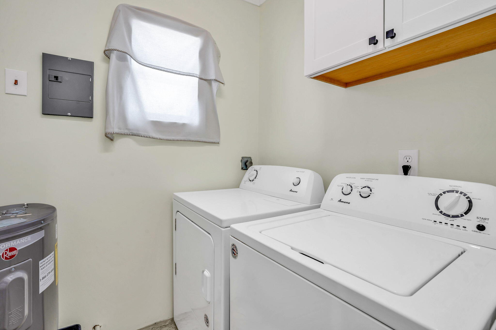 41 Sadowski Causeway Key Colony Beach, FL 33051 - Photo 32 of 40 a utility room with dryer and washer