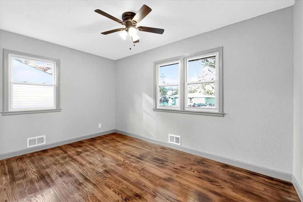 403 Northeast Howard Street Lee's Summit, MO 64063 - Photo 12 of 30