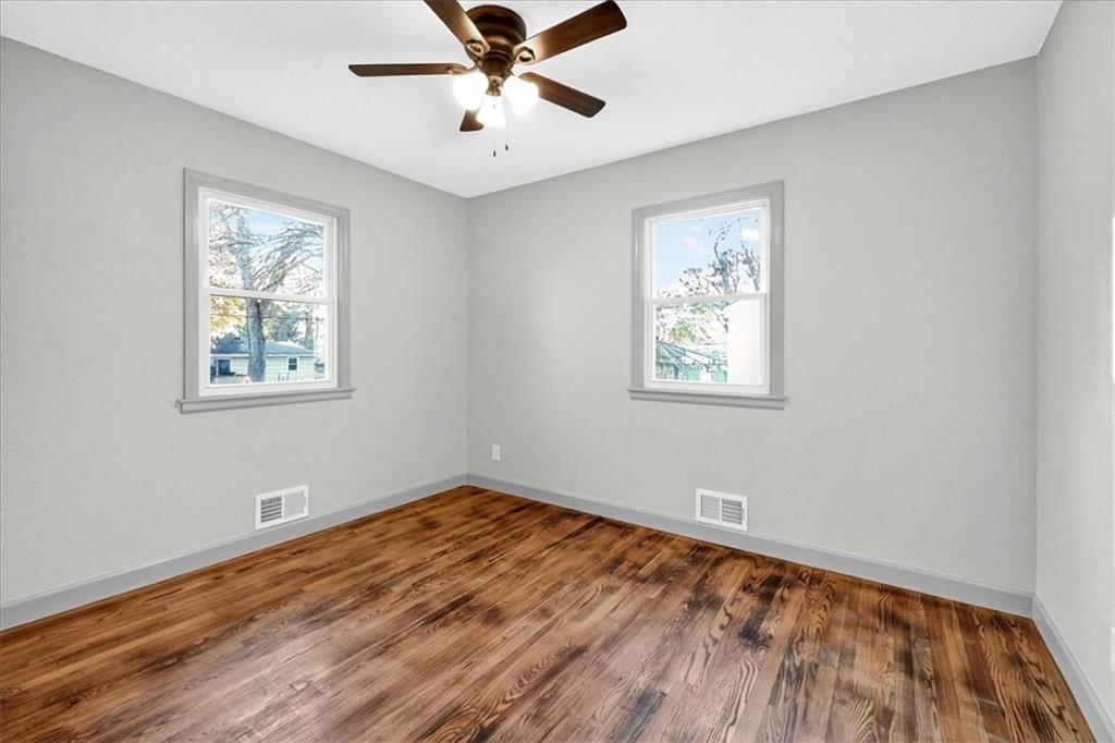 403 Northeast Howard Street Lee's Summit, MO 64063 - Photo 14 of 30