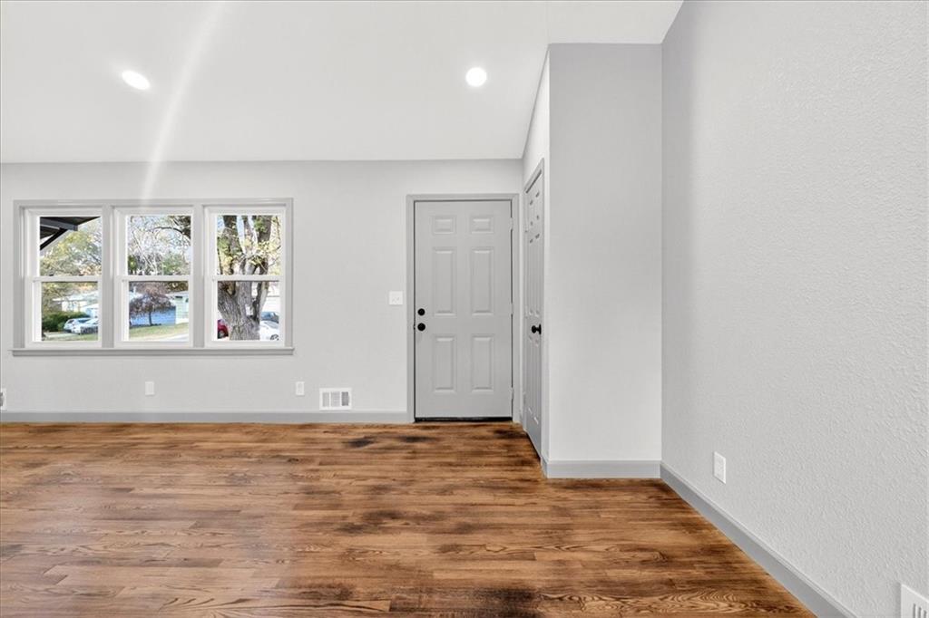 403 Northeast Howard Street Lee's Summit, MO 64063 - Photo 2 of 30