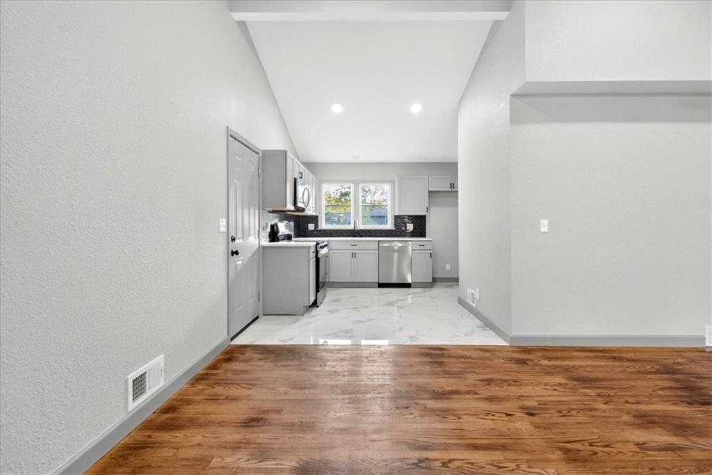 403 Northeast Howard Street Lee's Summit, MO 64063 - Photo 3 of 30