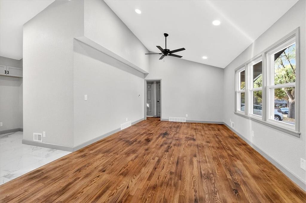 403 Northeast Howard Street Lee's Summit, MO 64063 - Photo 4 of 30