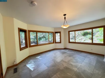 $1,699,000 | 163 El Toyonal, Orinda, CA 94563
