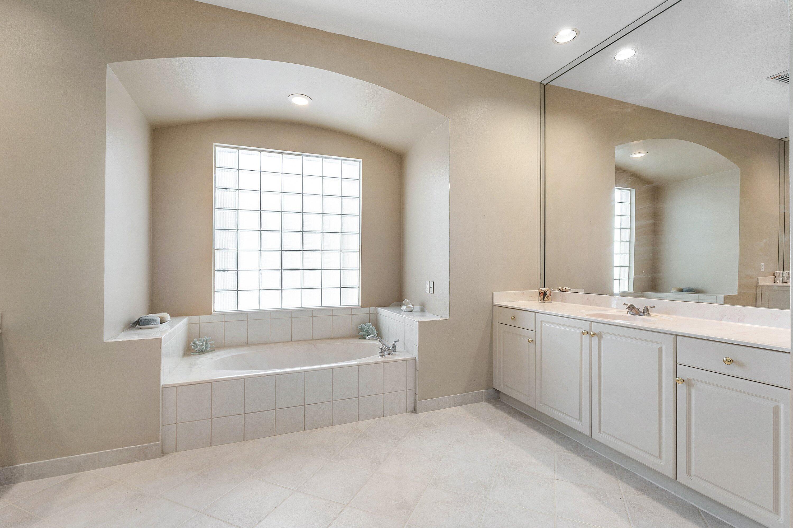 11130 Silver Ridge Street Wellington, FL 33449 - Photo 22 of 54 026-11130SilverRidgeStreet-Wellington-FL