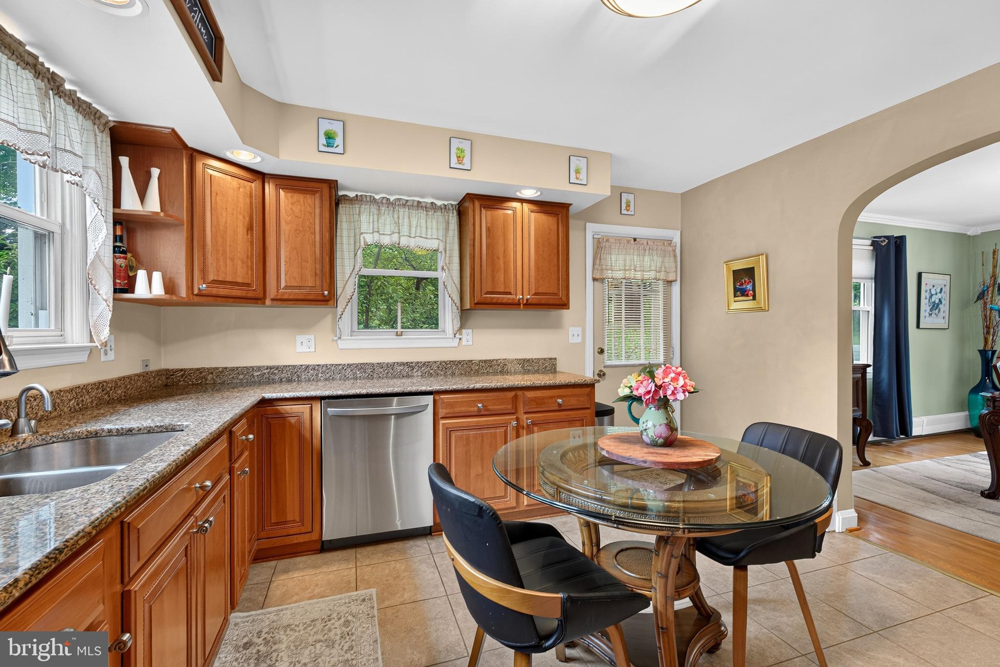 4914 Ridge Road Baltimore, MD 21237 - Photo 10 of 47
