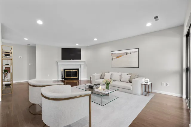 $529,000 | 25 2nd Street, Unit B4, Stamford, CT 06905