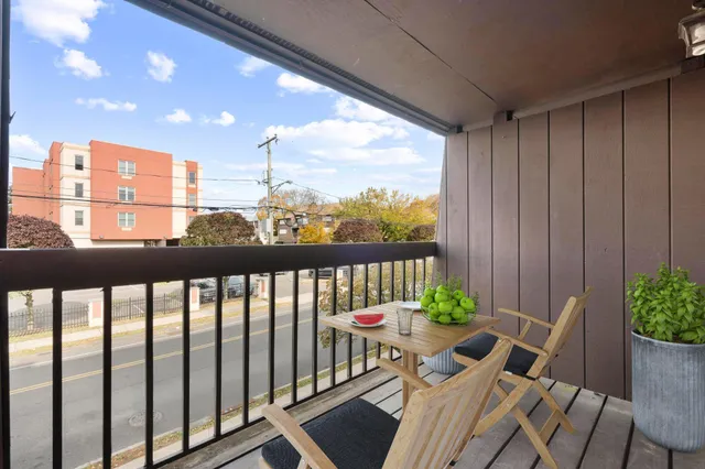 $529,000 | 25 2nd Street, Unit B4, Stamford, CT 06905