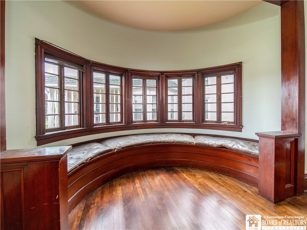 115 Maple Street Jamestown, NY 14701 - Photo 4 of 31