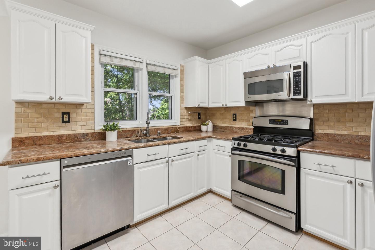 695 West Glebe Road Alexandria, VA 22305 - Photo 12 of 35