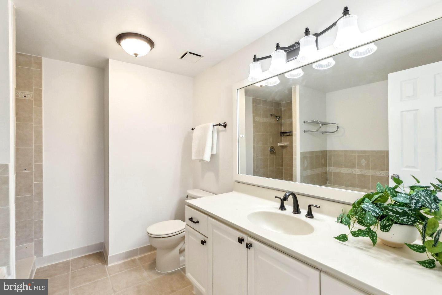 695 West Glebe Road Alexandria, VA 22305 - Photo 25 of 35