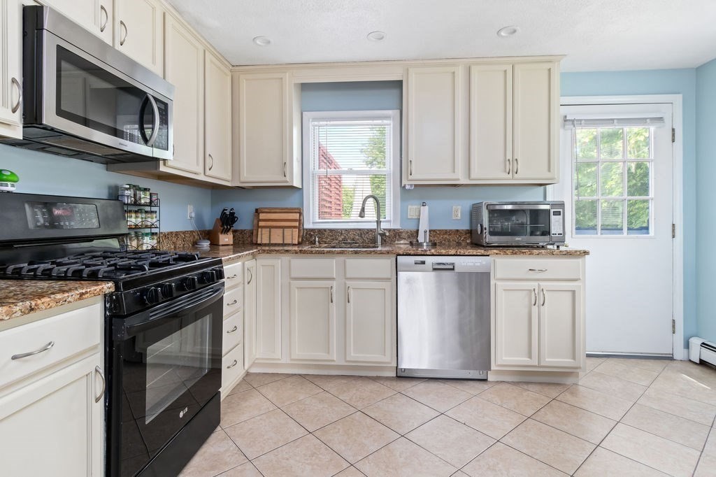 36 Brookside Avenue, Unit 36 Dedham, MA 02026 - Photo 4 of 20