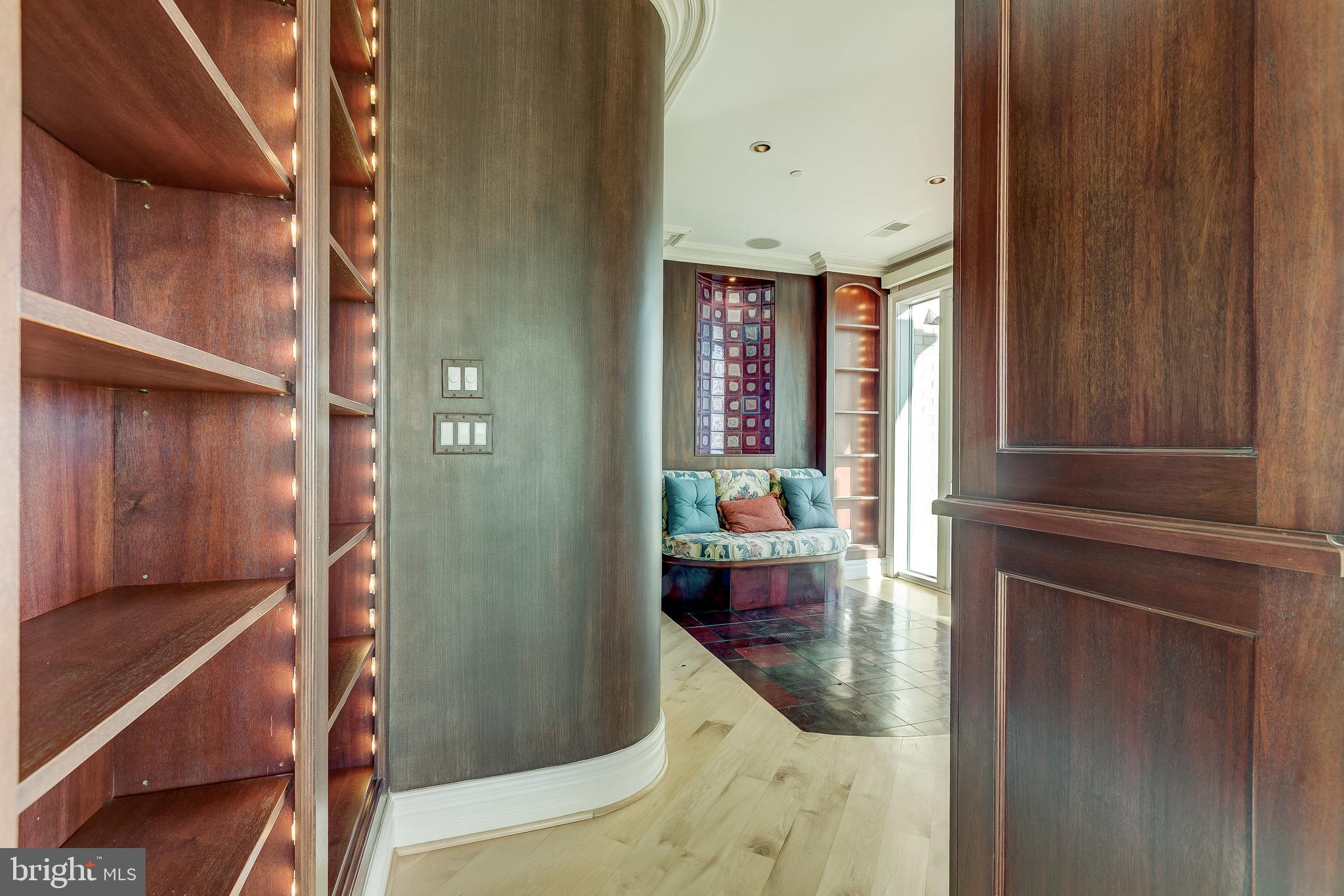 100 Harborview Drive, Unit PH4C Baltimore, MD 21230 - Photo 18 of 115