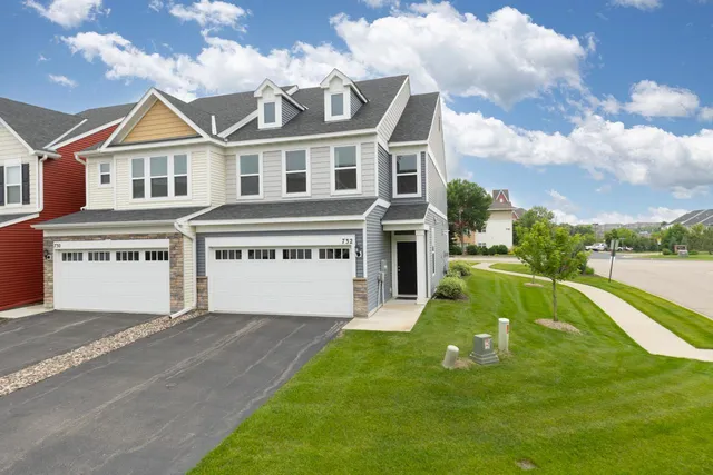 $435,000 | 732 Wildflower Lane, Chanhassen, MN 55317