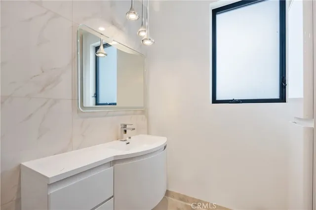 $25,000 | 332 Avenue East, Redondo Beach, CA 90277