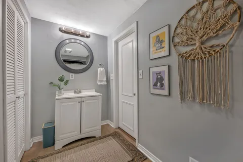 a view of utility room