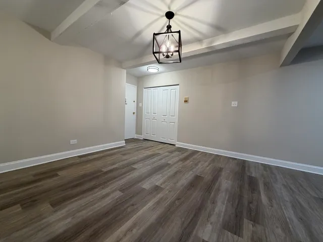 $230,000 | 100 Willow Lane, Unit 201B, Willow Springs, IL 60480