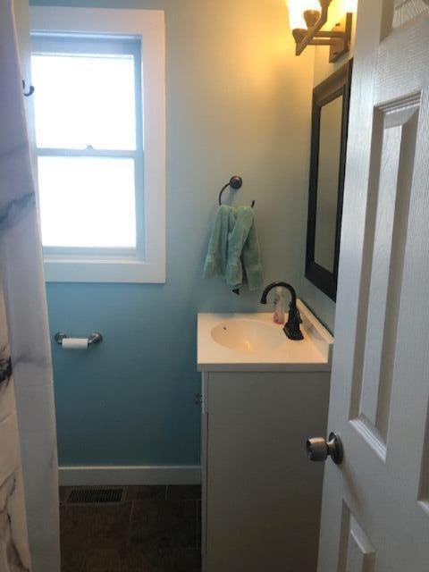 946 10 Mile Road Northwest Sparta, MI 49345 - Photo 23 of 32 Guest Bath