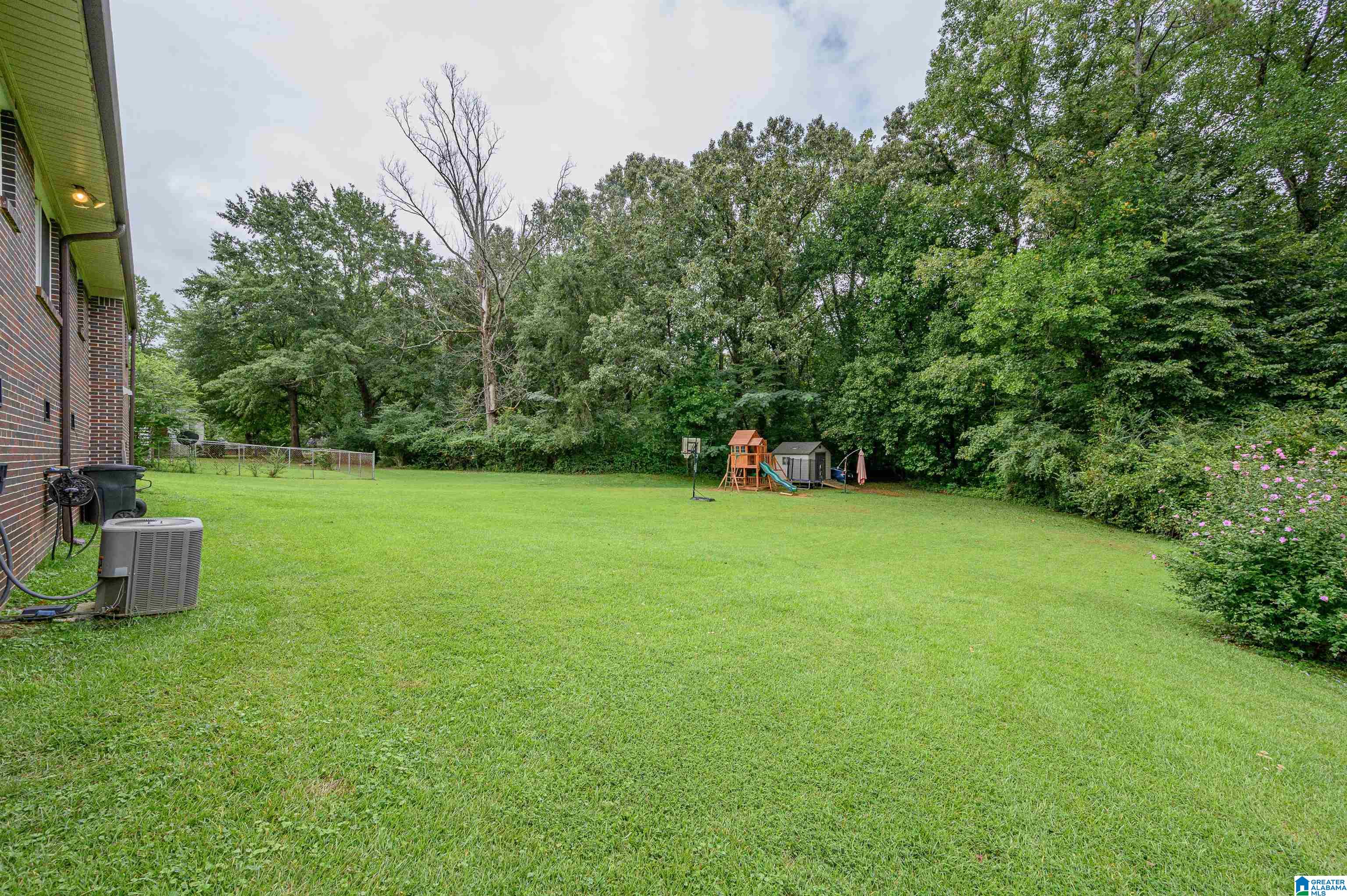 221 Porter Crest Road Graysville, AL 35073 - Photo 5 of 32