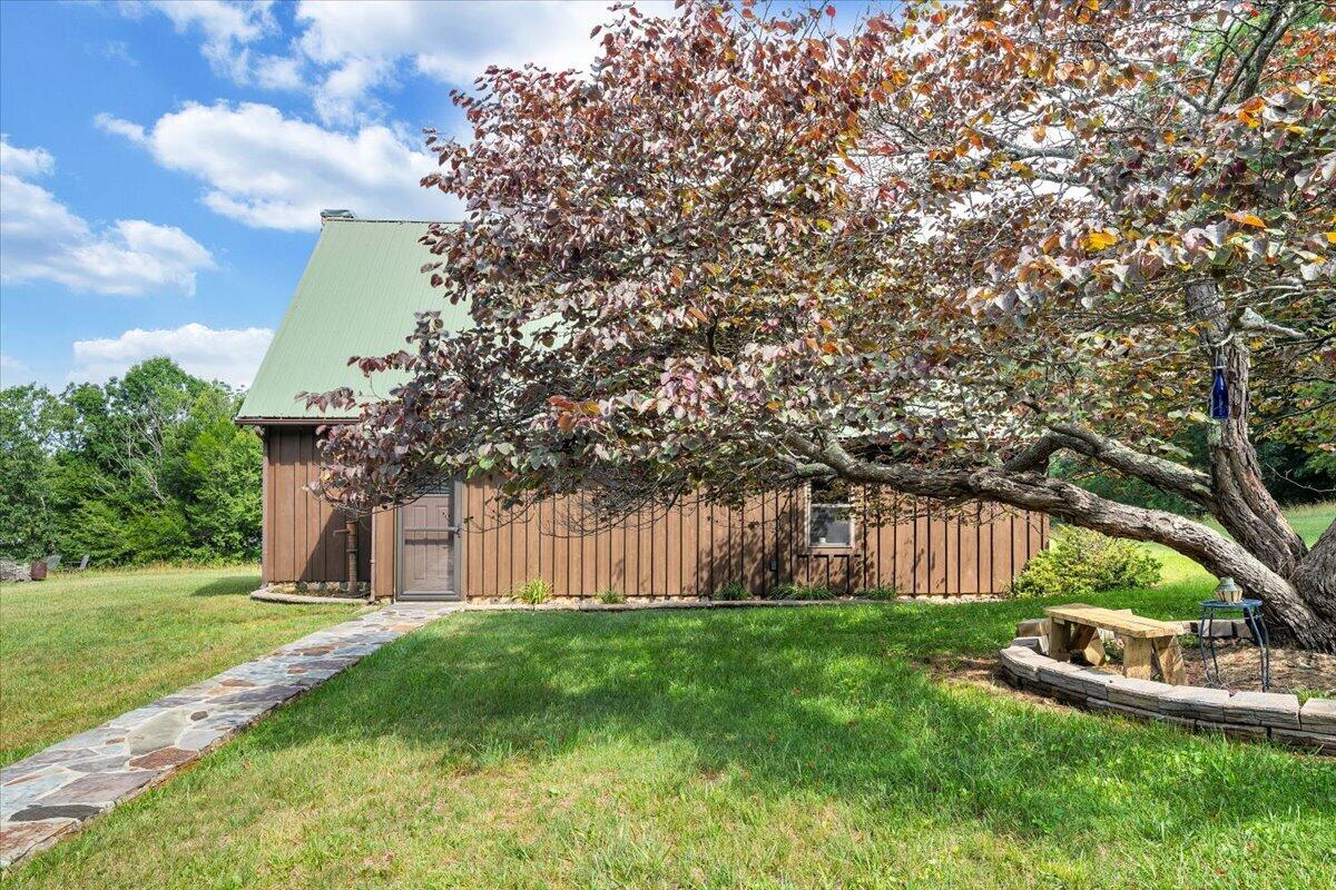 2275 Union School Road Southwest Willis, VA 24380 - Photo 47 of 86 45-MIB00305