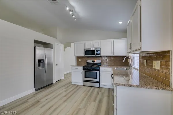 $2,245 | 916 Autumn Royal Lane, Las Vegas, NV 89144