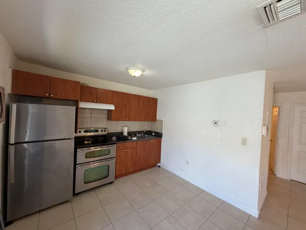 $1,700 | 1305 Northwest 2nd Avenue, Unit 2, Pompano Beach, FL 33060