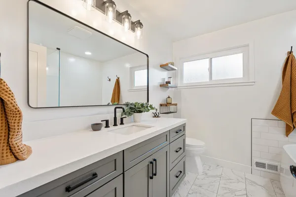 $989,500 | 5808 O Street, Sacramento, CA 95819