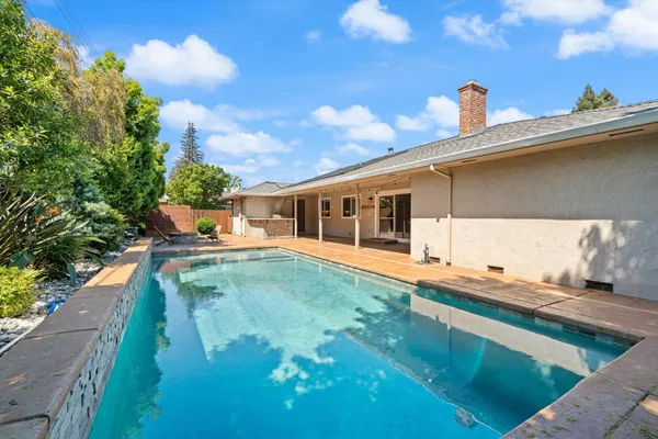 $989,500 | 5808 O Street, Sacramento, CA 95819