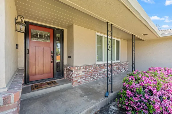 $989,500 | 5808 O Street, Sacramento, CA 95819
