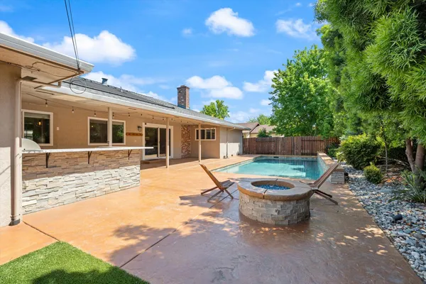 $989,500 | 5808 O Street, Sacramento, CA 95819