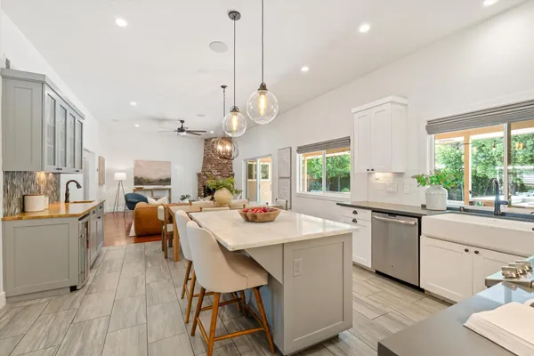 $989,500 | 5808 O Street, Sacramento, CA 95819