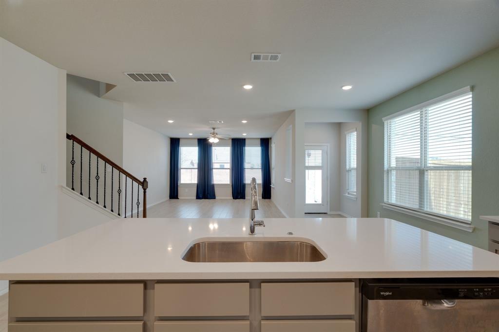 707 Ranchvale Lane Arlington, TX 76002 - Photo 11 of 40