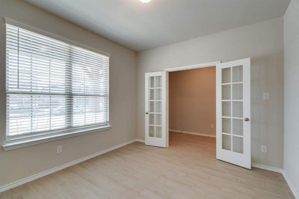 707 Ranchvale Lane Arlington, TX 76002 - Photo 5 of 40