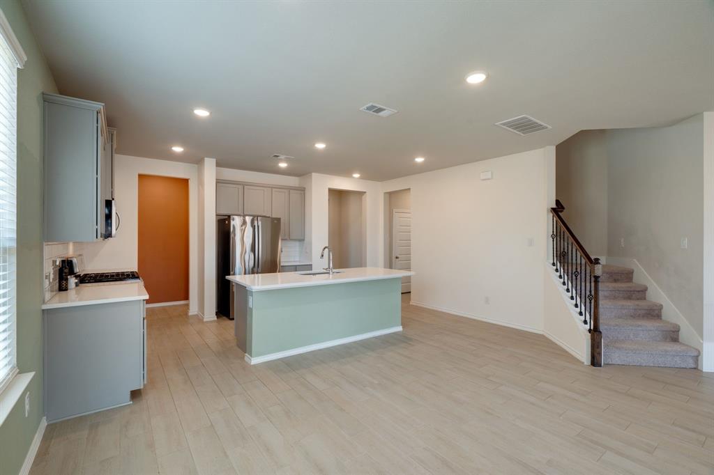 707 Ranchvale Lane Arlington, TX 76002 - Photo 7 of 40