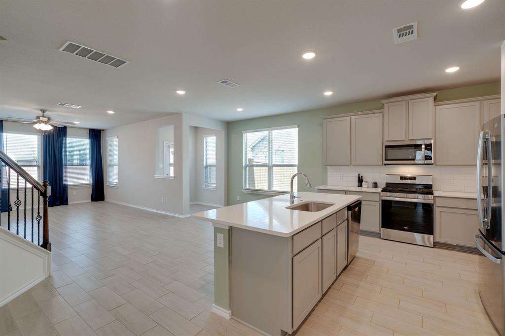 707 Ranchvale Lane Arlington, TX 76002 - Photo 9 of 40
