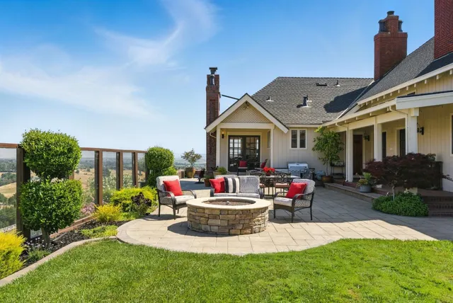 $2,475,000 | 2525 Bridle Path Drive, Gilroy, CA 95020