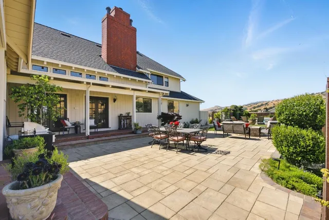 $2,475,000 | 2525 Bridle Path Drive, Gilroy, CA 95020