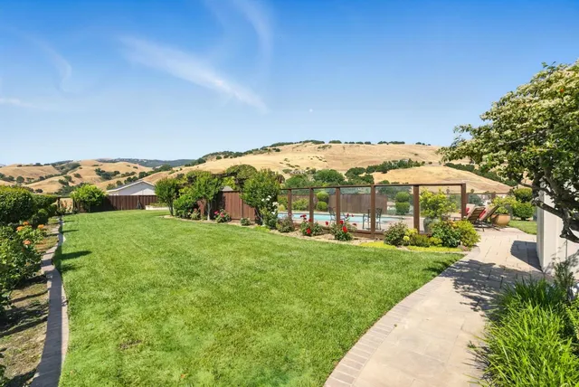 $2,475,000 | 2525 Bridle Path Drive, Gilroy, CA 95020