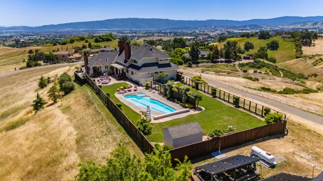 $2,475,000 | 2525 Bridle Path Drive, Gilroy, CA 95020