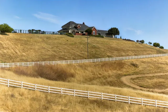 $2,475,000 | 2525 Bridle Path Drive, Gilroy, CA 95020