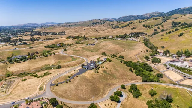 $2,475,000 | 2525 Bridle Path Drive, Gilroy, CA 95020