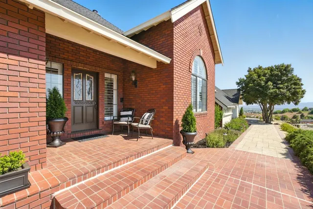 $2,475,000 | 2525 Bridle Path Drive, Gilroy, CA 95020