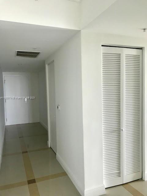 185 Southwest 7th Street, Unit 4201 Miami, FL 33130 - Photo 12 of 62